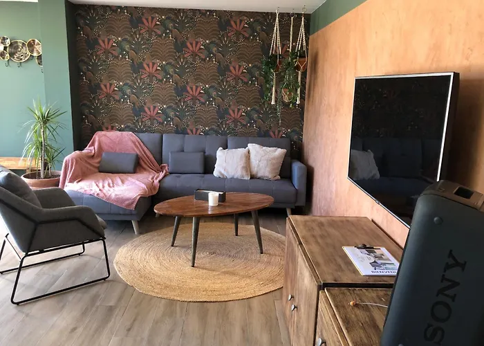 Adorable Appartement De 60 M2 Avec Terrasse Privee De 100M2 -Lumineux - Calme Et Verdure A 10 Min De La Mer