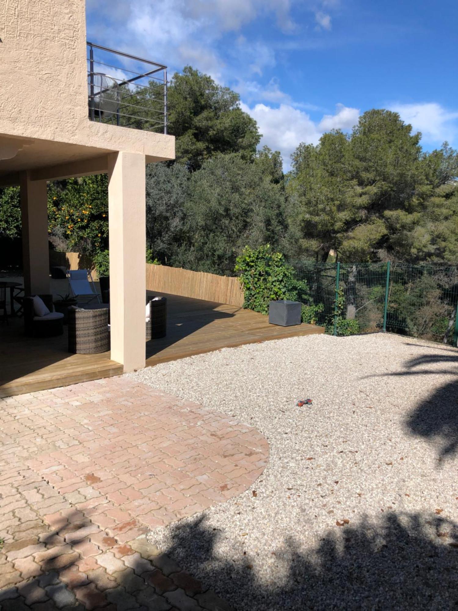 Adorable De 60 M2 Avec Terrasse Privee De 100m2 -lumineux - Calme Et Verdure A 10 Min De La *