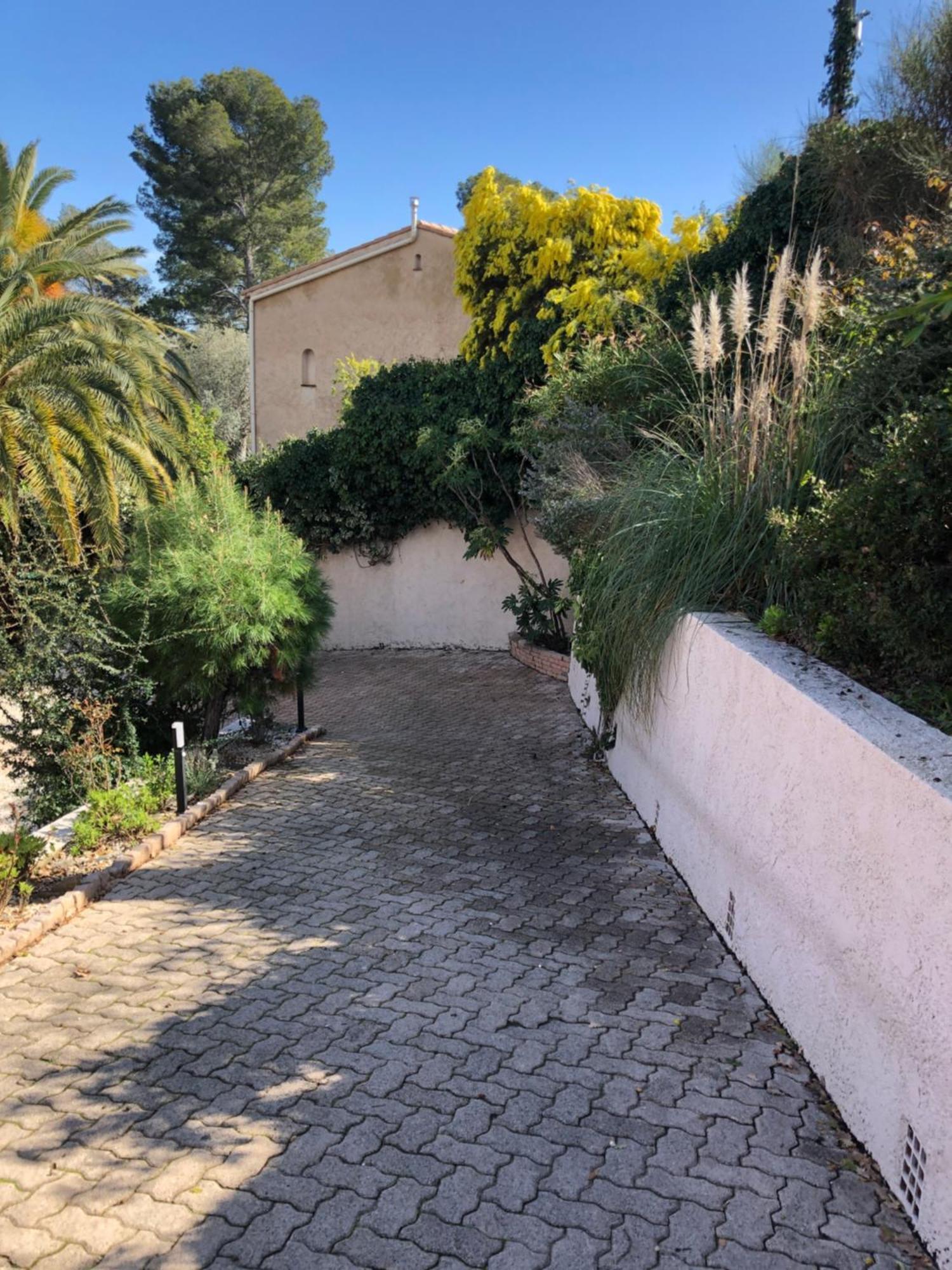 Appartement Adorable De 60 M2 Avec Terrasse Privee De 100m2 -lumineux - Calme Et Verdure A 10 Min De La Cagnes-sur-Mer