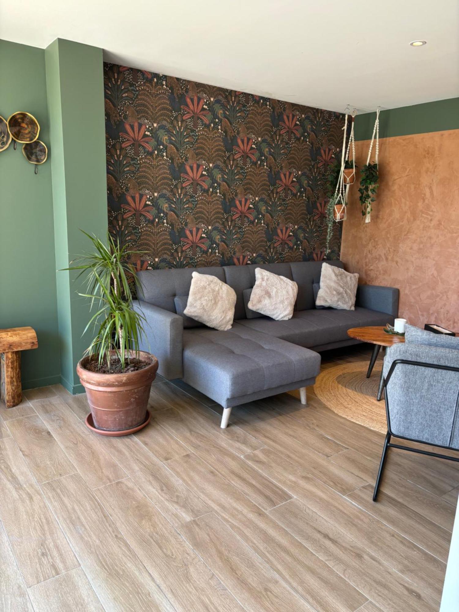 Adorable De 60 M2 Avec Terrasse Privee De 100m2 -lumineux - Calme Et Verdure A 10 Min De La Cagnes-sur-Mer